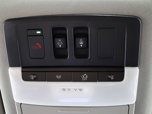 Used 2024 Nissan Rogue SL w/ SL Premium Package image 33