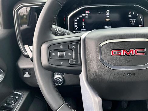 Used 2025 GMC Sierra 1500 SLT AWD/4WD image 24