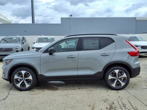 New 2026 Volvo XC40 B5 Plus w/ Protection Package Premier image 4