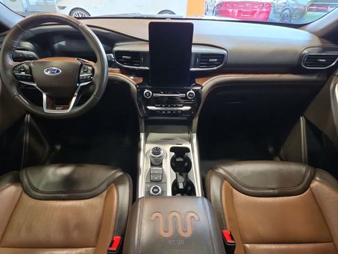 Used 2024 Ford Explorer King Ranch w/ Technology Package AWD/4WD image 38