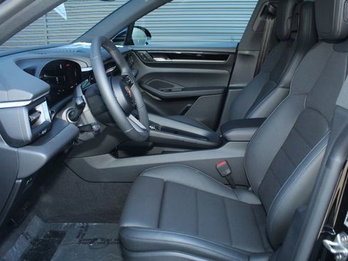 New 2026 Porsche Macan 4 Electric AWD/4WD image 5
