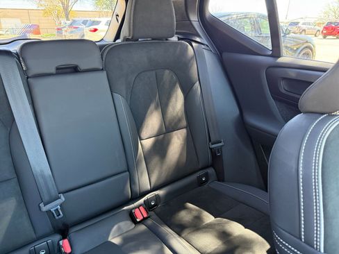 Used 2023 Volvo XC40 Recharge Plus image 44