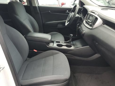 Used 2017 Kia Sorento FWD image 28
