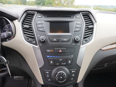 Used 2015 Hyundai Santa Fe GLS image 24