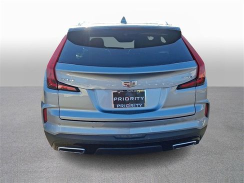 Used 2024 Cadillac XT4 Premium Luxury image 5