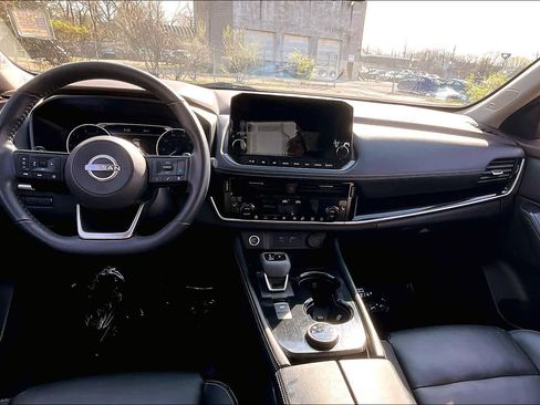 Used 2023 Nissan Rogue SL w/ SL Premium Package AWD/4WD image 16