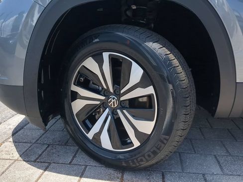 Used 2024 Volkswagen Atlas SE FWD image 34