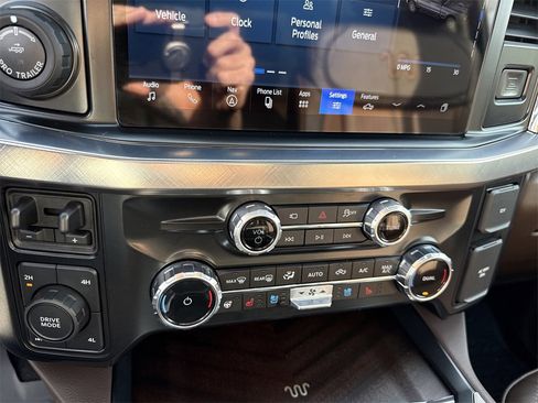 Used 2025 Ford F350 King Ranch w/ FX4 Off-Road Package image 31