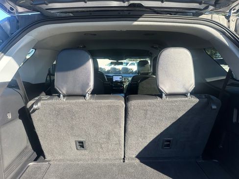 Used 2022 Ford Explorer Limited w/ Equipment Group 301A image 28