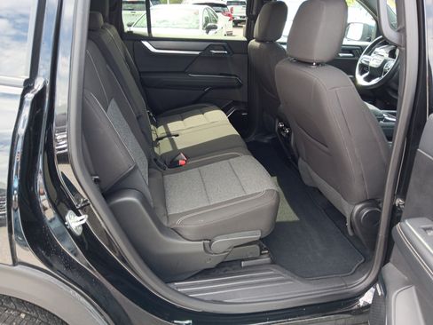 Used 2025 GMC Acadia Elevation image 21