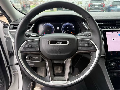 Used 2023 Jeep Grand Cherokee Limited AWD/4WD image 29