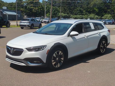 Used 2018 Buick Regal Essence w/ Driver Confidence Package #1 AWD/4WD image 8