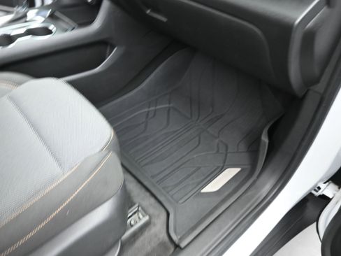 Used 2020 Chevrolet Traverse LT image 21