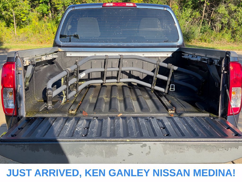 Used 2013 Nissan Frontier SV w/ SV Value Truck Pkg AWD/4WD image 5