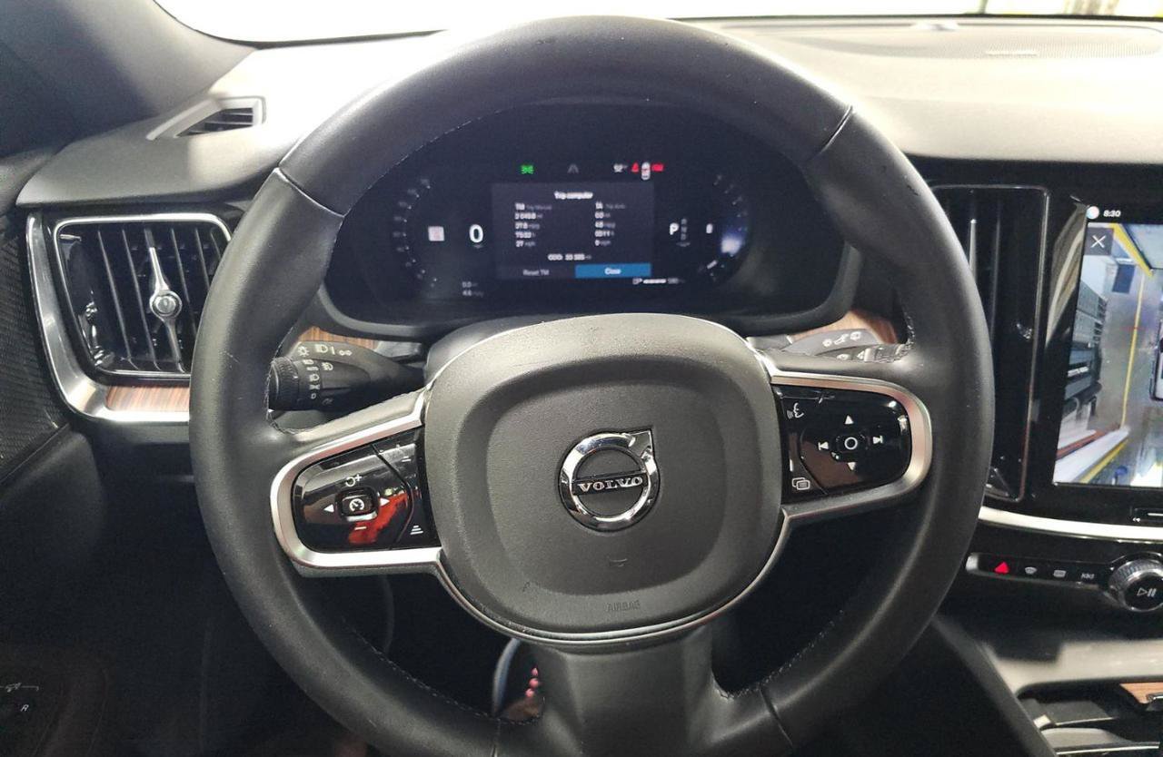 Used 2025 Volvo V60 B5 Cross Country Plus AWD/4WD image 7