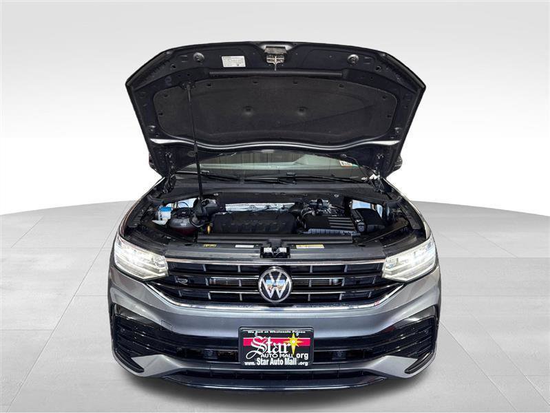 Used 2023 Volkswagen Tiguan SE R-Line FWD image 11
