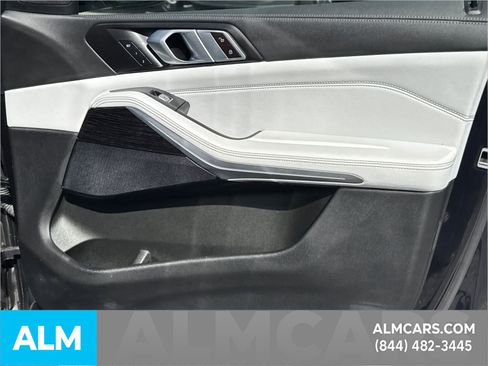 Used 2024 BMW X7 xDrive40i w/ M Sport Package image 17