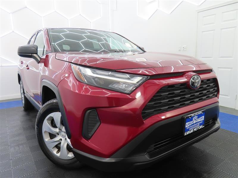 Used 2025 Toyota RAV4 LE FWD image 3
