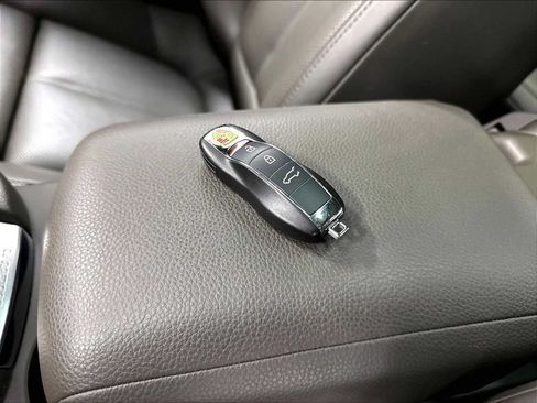 Used 2024 Porsche Macan w/ Premium Plus Package AWD/4WD image 37