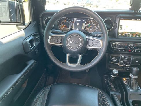 Used 2023 Jeep Gladiator Overland AWD/4WD image 13
