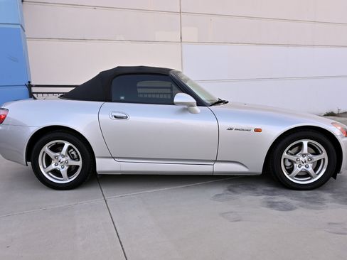 Used 2002 Honda S2000 image 12