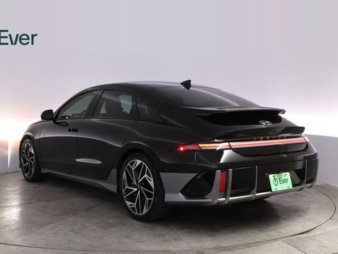 Used 2024 Hyundai Ioniq 6 Limited RWD image 17