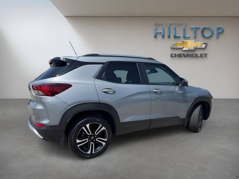 Used 2025 Chevrolet TrailBlazer LT w/ Convenience Package AWD/4WD image 5