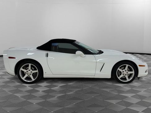Used 2006 Chevrolet Corvette Convertible w/ Preferred Equipment Group RWD image 6