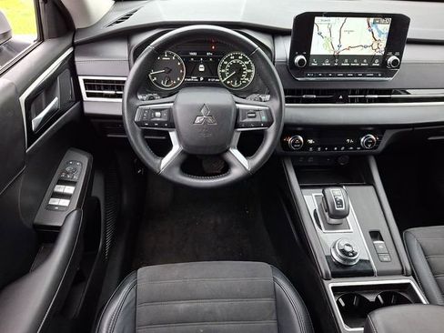 Used 2024 Mitsubishi Outlander SE AWD/4WD image 12