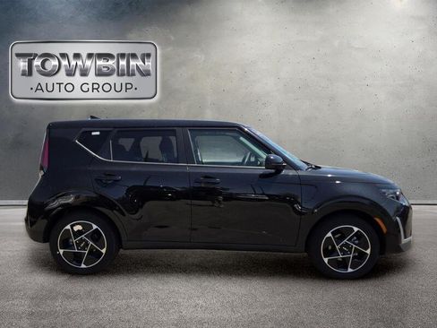 Certified 2025 Kia Soul EX FWD image 3