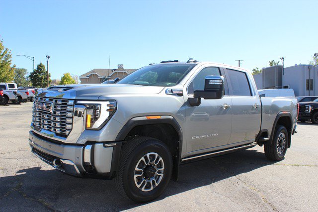 Used 2025 GMC Sierra 2500 Denali w/ Technology Package AWD/4WD image 1