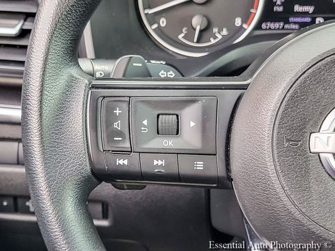 Used 2024 Nissan Rogue SV FWD image 16