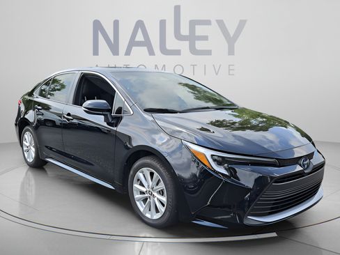 Certified 2023 Toyota Corolla XLE FWD image 7