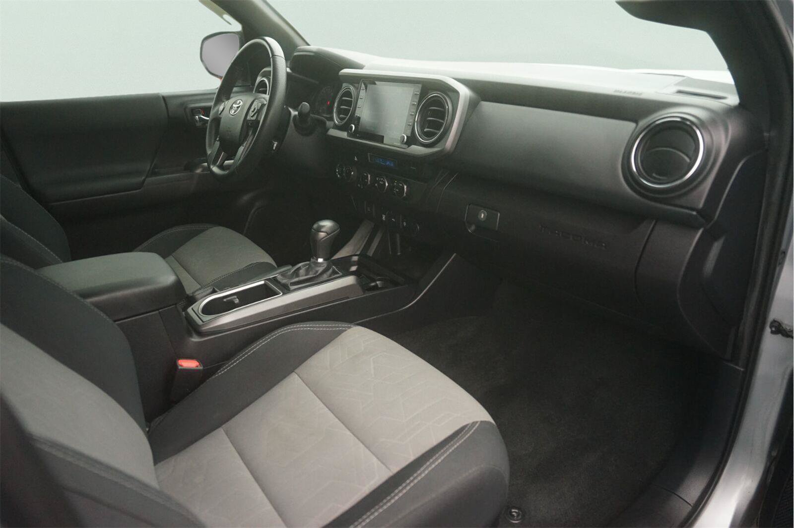 Used 2021 Toyota Tacoma TRD Off-Road AWD/4WD image 17