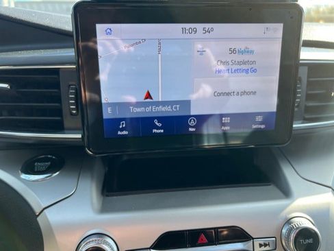 Certified 2022 Ford Explorer XLT w/ Equipment Group 202A image 13