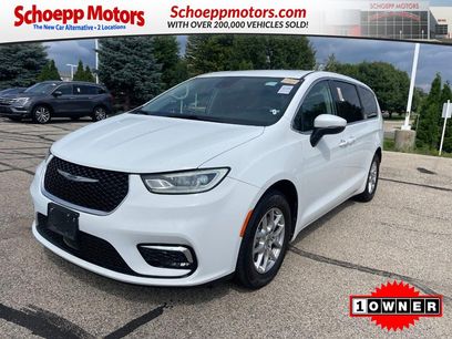 Used 2023 Chrysler Pacifica Touring-L