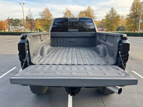 Used 2015 Chevrolet Silverado 2500 High Country w/ Duramax Plus Package image 9