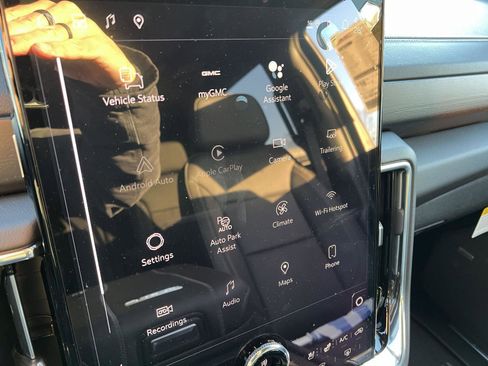 New 2026 GMC Yukon Denali w/ Sun & Power Step Package image 30