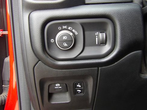 Used 2020 RAM 1500 Lone Star AWD/4WD image 11
