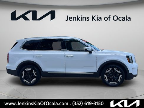 Certified 2023 Kia Telluride S AWD/4WD image 2