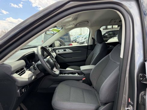 Used 2025 Ford Explorer Active AWD/4WD image 15