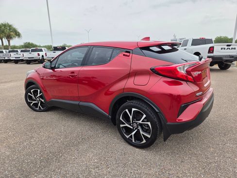 Used 2022 Toyota C-HR XLE FWD image 5