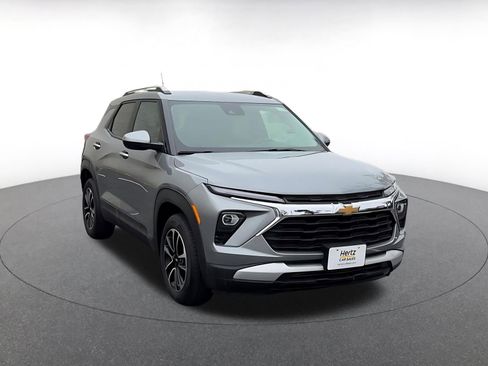 Used 2025 Chevrolet TrailBlazer LT image 3