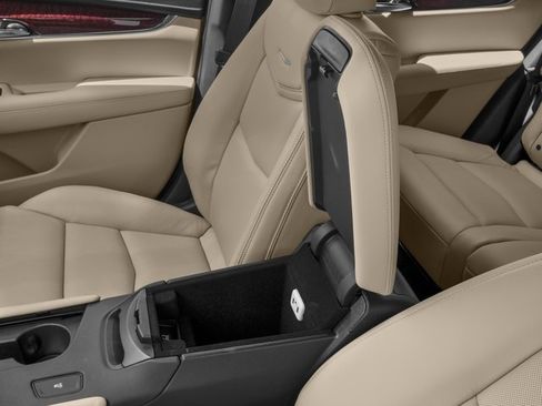 Used 2017 Cadillac XT5 Luxury w/ Driver Awareness Package image 18