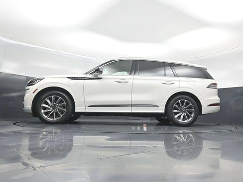 Used 2020 Lincoln Aviator Grand Touring w/ Elements Package Plus AWD/4WD image 50
