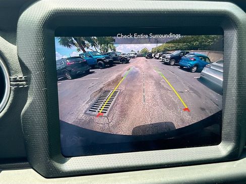 Used 2023 Jeep Wrangler Unlimited Sahara AWD/4WD image 14
