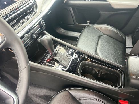 Used 2025 Jeep Compass Limited image 41