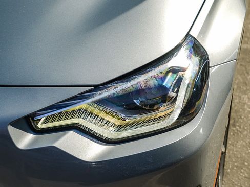 Used 2025 BMW 230i xDrive Coupe w/ Premium Package image 8