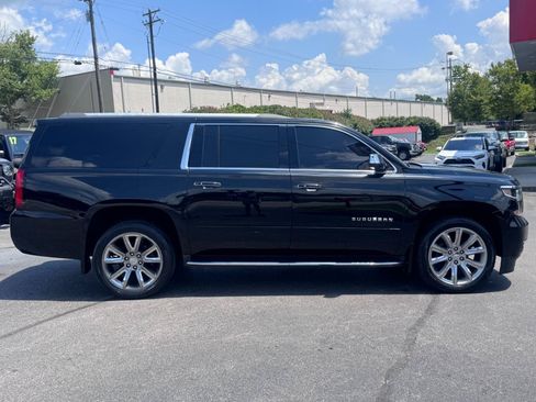Used 2018 Chevrolet Suburban Premier AWD/4WD image 2