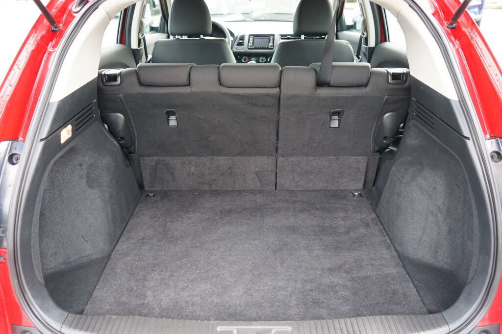 Used 2018 Honda HR-V LX image 11